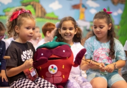 Abrimos nuestro plazo de selección para los colegios que deseen participar en nuestra campaña infantil. Las Super Berries.