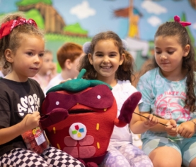 Abrimos nuestro plazo de selección para los colegios que deseen participar en nuestra campaña infantil. Las Super Berries.