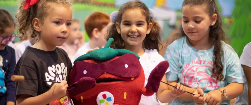 Abrimos nuestro plazo de selección para los colegios que deseen participar en nuestra campaña infantil. Las Super Berries.