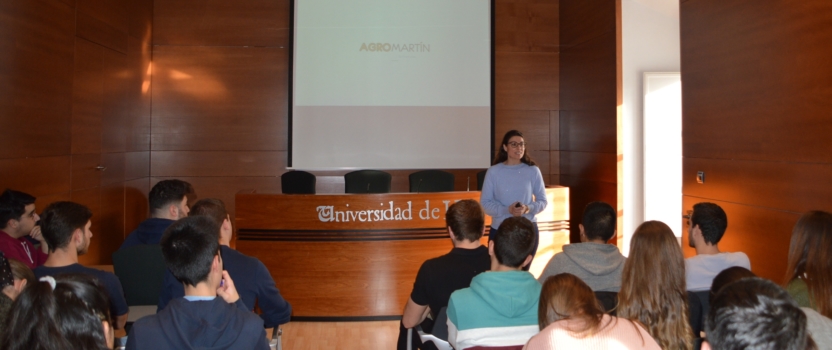 AGROMARTÍN SE ACERCA A LAS AULAS DE LA UNIVERSIDAD DE HUELVA